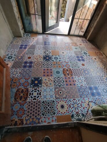 Укладка плитки: Подготовка стен для укладки, Подготовка стен для грунтовки, Резка плитки | Керамическая плитка, Керамогранитая плитка, Мозаичная плитка | Вертикальная укладка, Диагональная укладка, Горизонтальная укладка Больше 6 лет опыта — 27