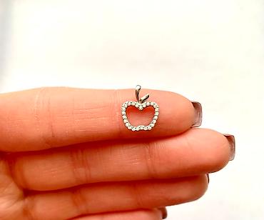 Наборы украшений: Украшения: браслеты, колье, серьги, цепочки. 1. Продано. 2. Набор из — 7