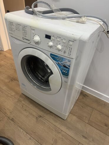 идиш жуугуч: Кир жуучу машина Indesit, Колдонулган, Автомат, 6 кг чейин, Толук өлчөм
