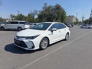 1kr fe: Toyota Corolla: 2023 г., 1.8 л, Вариатор, Гибрид, Седан — 3