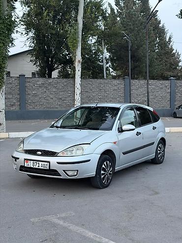 Ford Focus: 2003 г., 1.6 л, Механика, Газ, Хэтчбэк