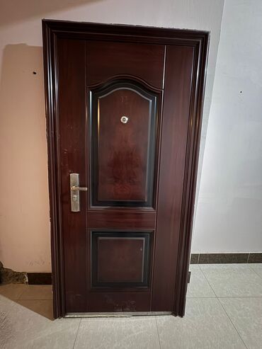 Divanlar: Seyf qapi 170 AZN unvan Bayıl Güler2 kod 26 56