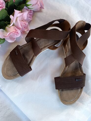 zara ravne cipele: Sandals, Bench, 40