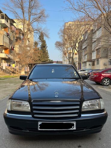 Mercedes-Benz: Mercedes-Benz 230: 2.3 l | 1998 il Sedan