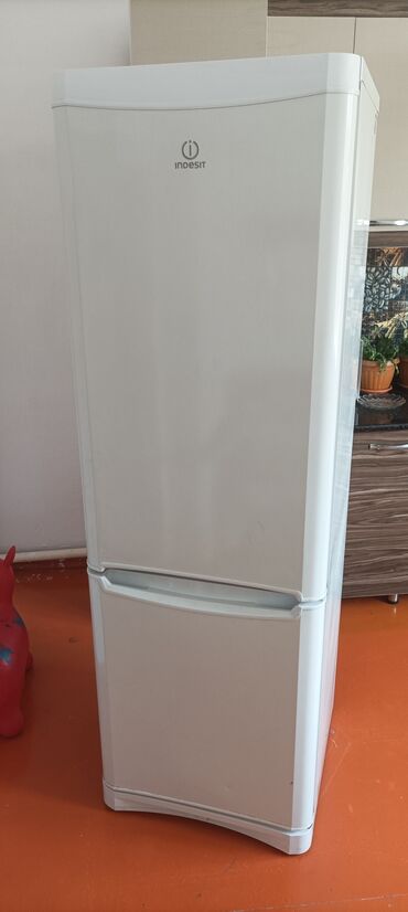 печка кондиционер: Холодильник Indesit, Б/у, Двухкамерный, 65 * 190 *