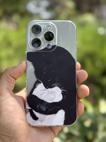 Kabrolar: Müxtəlif iPhone modelləri üçün çiçək naxışlı, şəffaf keys. Bu keys — 16