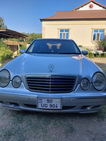 Mercedes-Benz: Mercedes-Benz E-Class (W210) sedan - Kuzov: 4 qapılı sedan, gümüşü — 6