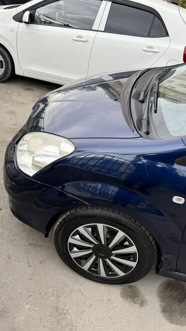 corolla runx: Toyota Verso: 2004 г., 1.8 л, Робот, Бензин