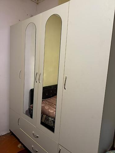 balta: Geniş həcimli paltar dolabı - 4 qapılı konstruksiya, 2 qapıda tam boy — 1