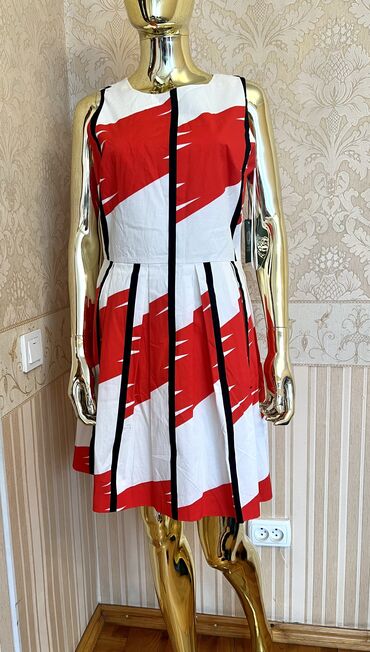 красное платье: Платье Vince Camuto, размер 12, примерно на L. Оригинал