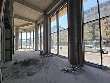 saray kiraye: Ağ şəhərin mərkəzində, premium kompleksin birinci xəttində əsas yola — 7