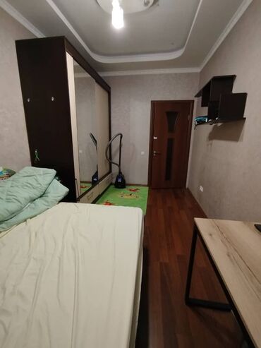 продаю квартиру авангард стиль: 3 комнаты, 70 м², Сталинка, 2 этаж, Косметический ремонт