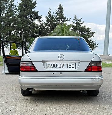 Mercedes-Benz: Mercedes-Benz E 200: 2 l | 1994 il Sedan — 17
