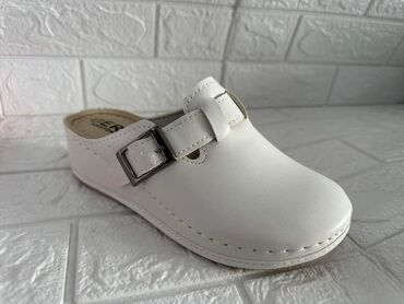 Papuče: 36-41
1500din — 3