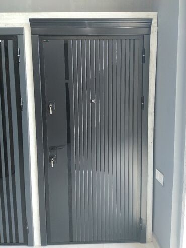 ик удлинитель: Bu, müasir evlər və ofislər üçün nəzərdə tutulmuş qara rəngli metal