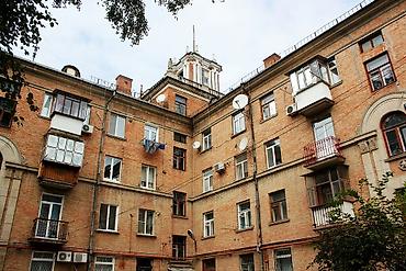 Куплю квартиру: Срочно куплю 1-2 квартиру в золотом квадрате или недалеко от него. С — 1