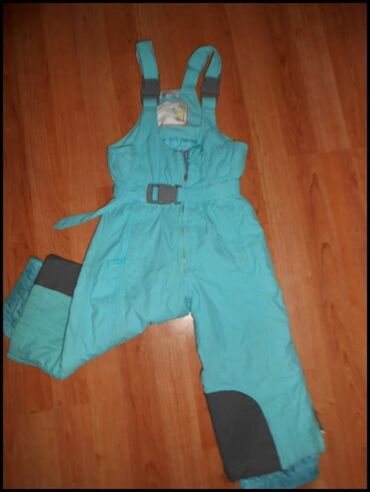 Jakne, kaputi i prsluci: Ski pantalone za decu od 0 do 6 godina

cena od 900 do 2000 din — 15