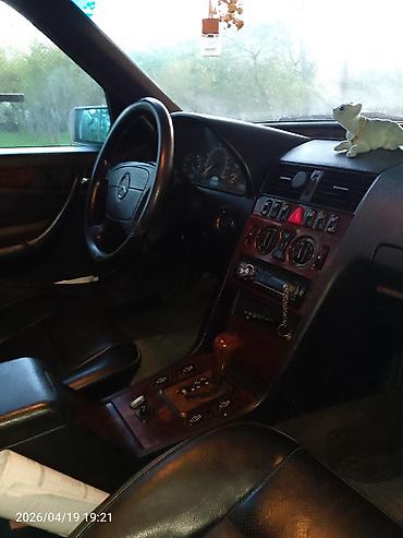 a 160 mercedes: Mercedes-Benz C-Class: 2.3 l | 2000 il Sedan — 10