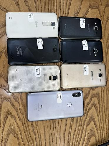 google pixel fold: Bir yerdə müxtəlif model smartfonlar toplusu. Dəstdə olan modellər — 1