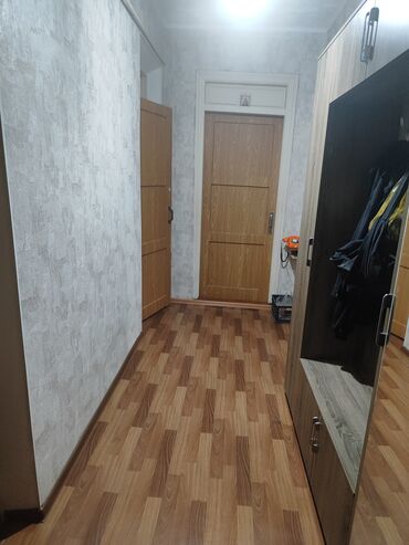 Продажа квартир: 3 комнаты, 67 м², Сталинка, 2 этаж, Косметический ремонт