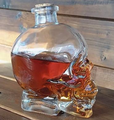 Подарки и сувениры: Набор штоф и рюмки «Череп» • Графин- 800 мл (прочное, толстое стекло) — 6