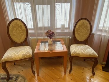 tek stullar: Qonaq otağı üçün, Açılmayan, Kvadrat masa, 2 stul