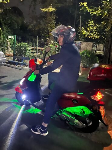 Mopedlər,skuterlər: 3704 km — 9