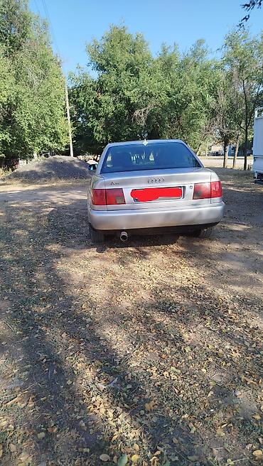 a4 b5: Audi A8: 1995 г., 2 л, Механика, Бензин, Седан — 1