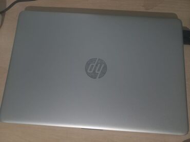 HP: Intel Core i3, 8 GB, 15.6 "
