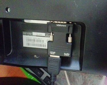 yupiter krosna aparati: HDMI cihazları VGA monitoruna qoşmaq üçün video konverter/çevirici