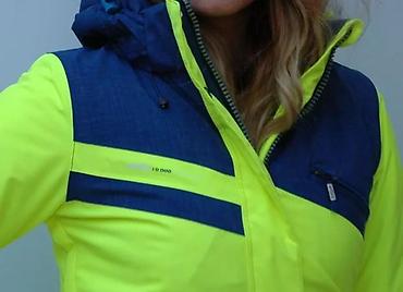 pull and bear jakne: Ženska jakna u neon žutoj i tamnoplavoj boji, dizajnirana za udobnost — 5