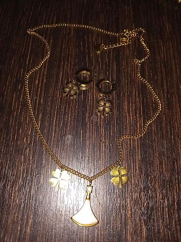 charm: Zərgərlik dəsti – boyunbağı və sırğalar - Material: qızılı rəngli — 2