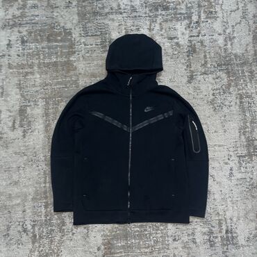 Спортивные костюмы: Мужской спортивный костюм, M (EU 38), Nike, Б/у, цвет - Черный, Самовывоз, Платная доставка at lalafo.kg Спортивные костюмы: Мужской спортивный костюм, M (EU 38), Nike, Б/у, цвет - Черный, Самовывоз, Платная доставка