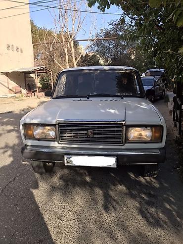 tap az vaz 2107: VAZ 2107, ağ rəng, sedan gövdə. Texniki xüsusiyyətlər: - Ön təkərli — 1