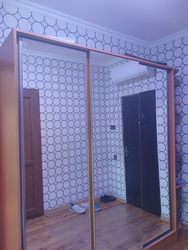 islenmis laminat: Dəhliz dolabı, İşlənmiş, 3 qapılı, Açılan, Künc dolab, Türkiyə