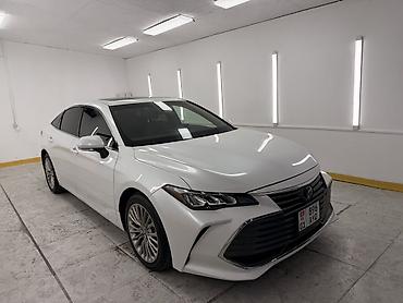 тесла модел с: Toyota Avalon: 2021 г., Гибрид, Седан — 2