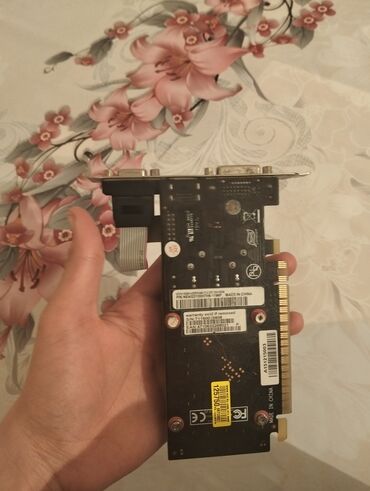 Videokartlar: Satılır: 4 işlək videokart bir yerdə Videokartlar: GeForce 9600 GTX — 10