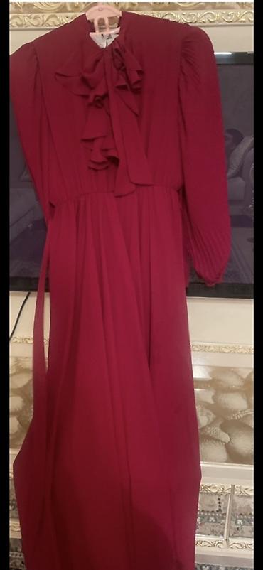 Bordo rəngli uzun paltar - Stil: qapalı/yubka uzun, axıcı kəsim -