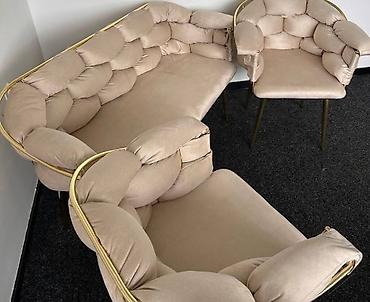 rekamije sofa: Garnitura sa sedenje
Trosed,dvosed i fotelja
Cena 410€🌿🌿 — 2