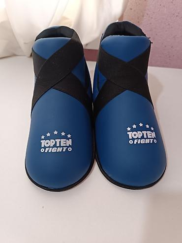 Шлемы: Продаю б.у амуницию для тхэквондо, совсем изношенных нет, пятна на — 6