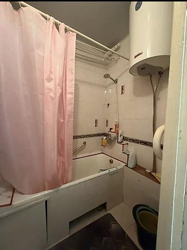 Продажа квартир: 3 комнаты, 70 м², Асанбай мкр 105 серия, 1 этаж, Косметический ремонт — 3