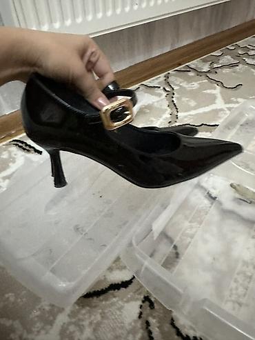 женские туфли с перфорацией: Eqa shoesdən 40Aznə almışam 39ölçü böyük almışam deyə çıxır ayağımdan — 4