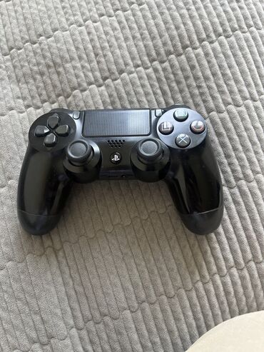 PS4 (Sony PlayStation 4): Продаю DualShock4 v1 из за ненадобности покупал в gamestore
