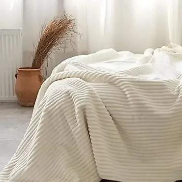 Kućni dekor: Ćebe Rebrasto - Prljavo belo za francuski ležaj 🛏️ Novo — 1