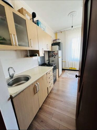 Продажа квартир: 3 комнаты, 88 м², 105 серия, 1 этаж, Евроремонт