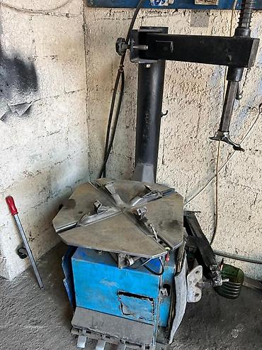 Шиномонтажное оборудование: 2 балансировка3 разбартовка4 дамкрат 2 воздушный дамкрат, 1пневма — 5