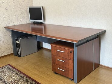 экспресс офисная мебель: Офисный Стол, цвет - Коричневый, Б/у