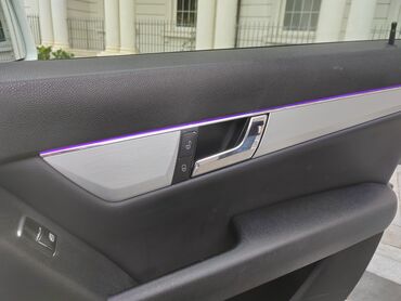 Mercedes-Benz: Mercedes‑Benz C‑Class sedan - Kuzov: ağ rəng, 4 qapı, kompakt premium — 18