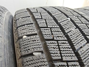 зимние шины купить в бишкеке: Продаю 215/45/17 зимнюю резину комплект 4шт, липучка, состояние -