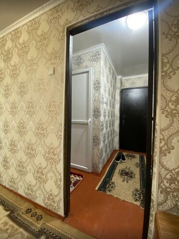 снять квартиру в районе автовокзала: 2 бөлмө, 51 кв. м, 103-серия, 4 кабат, Косметикалык ремонт